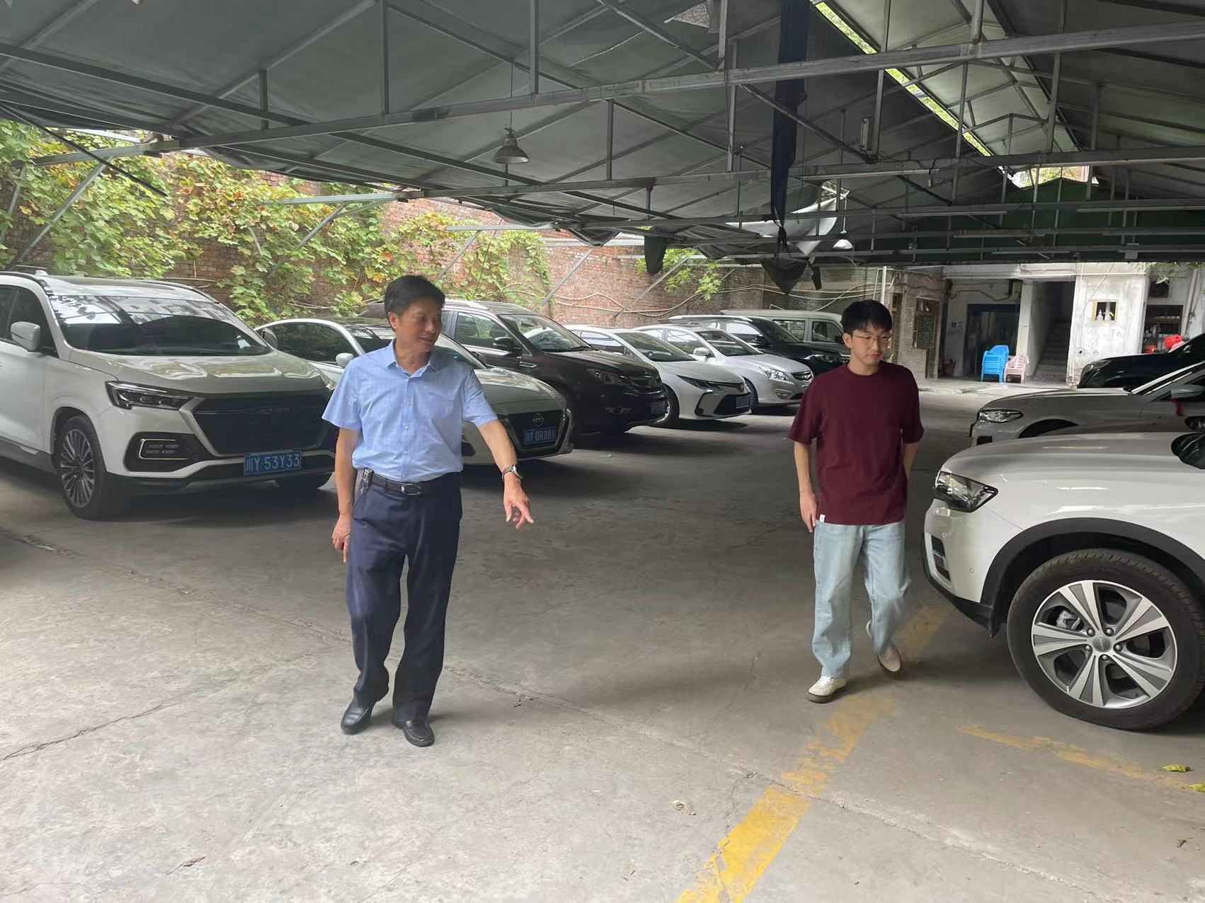 集團黨委書記、董事長許大政深入 “包?！鄙鐓^(qū)開展創(chuàng)文督導工作